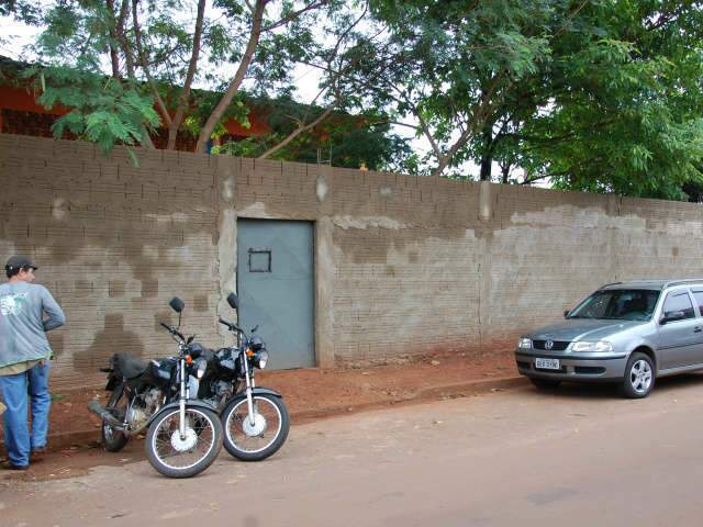  Presos ficam em local "sem seguran&ccedil;a, que fizeram de pres&iacute;dio", diz sindicato
