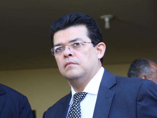 Advogado diz que afastamento de prefeito pela C&acirc;mara n&atilde;o tem respaldo do STF