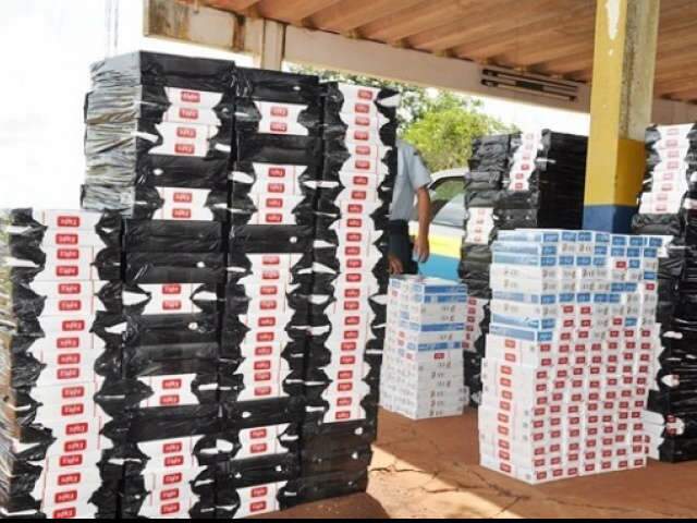 PRE apreende 1.250 pacotes de cigarros na MS-060 em Sidrol&acirc;ndia