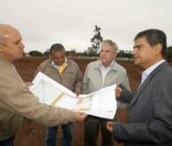  Obras da Pra&ccedil;a da Juventude s&atilde;o iniciadas no Jardim Batist&atilde;o