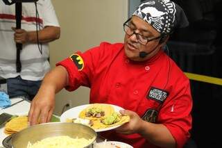 Cheff mexicano mostra que tacos são diferente do que muitos conhecem no Brasil (Foto: Cleber Gellio)