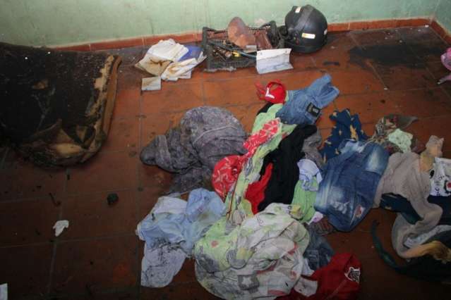 Usu&aacute;rios viviam em casa onde mulher morreu carbonizada, dizem vizinhos