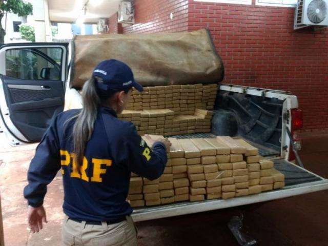 Goiano &eacute; preso com 1,2 tonelada de maconha em ve&iacute;culo no interior de MS