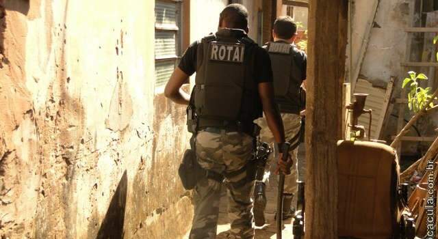  Homem &eacute; acusado de agredir o av&ocirc; de 82 anos