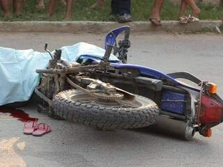 Motociclista atropelou a criança na tarde deste domingo (18). (Foto: Reprodução Facebook) 
