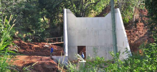  Barragem na Via Parque contra enchentes deve ficar pronta em 60 dias