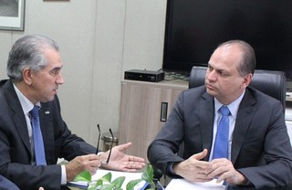 Reinaldo Azambuja com o ministro da Saúde, Ricardo Barros, hoje em Brasília (Foto: Divulgação)