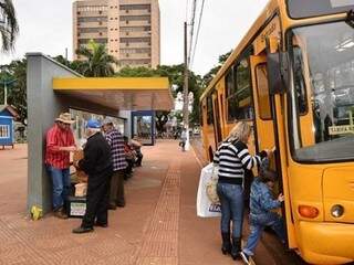 Valor do passe de ônibus ficou congelado por 30 meses em Dourados, segundo a Agetran. (Foto: Dourados News/Arquivo)