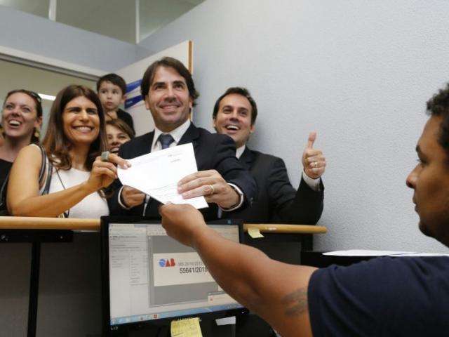 Quarto a disputar presid&ecirc;ncia da OAB quer apoio das advogadas e professores