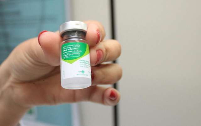 Vacina&ccedil;&atilde;o contra gripe tem trailer em pra&ccedil;a e esquema especial para feriado