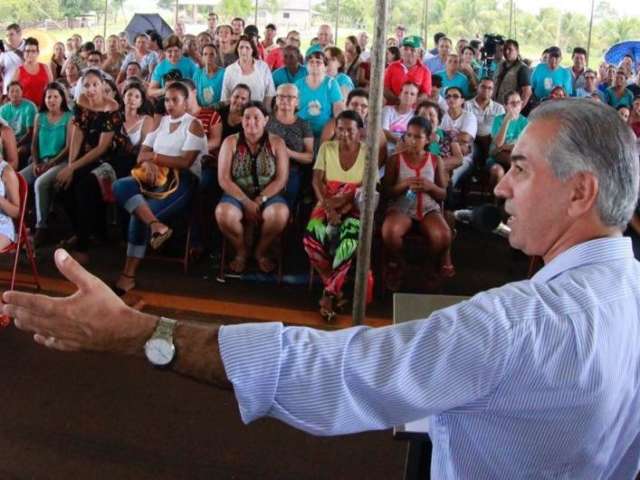 No Vale do Ivinhema, Reinaldo entrega obras que somam R$ 31 milh&otilde;es