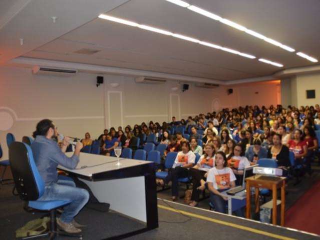 Com gibis como entrada, encontro re&uacute;ne na Capital acad&ecirc;micos de licenciatura