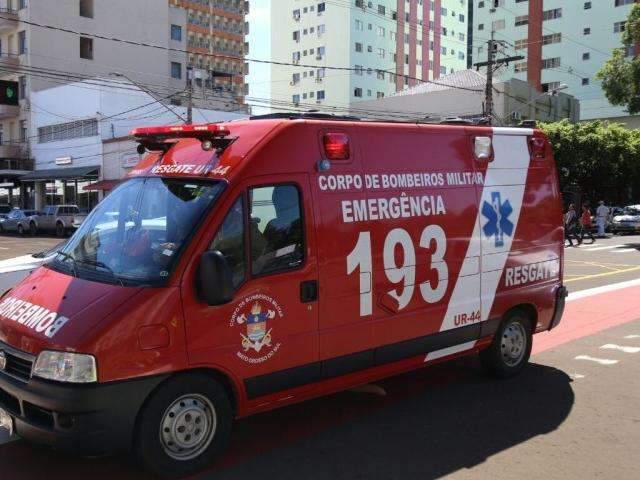 Homem de 77 anos &eacute; atropelado enquanto atravessava na faixa de pedestre 