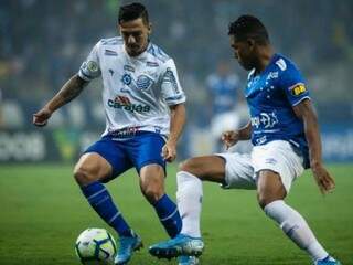 Jogando em casa, Cruzeiro perde por 1 a 0 para o CSA