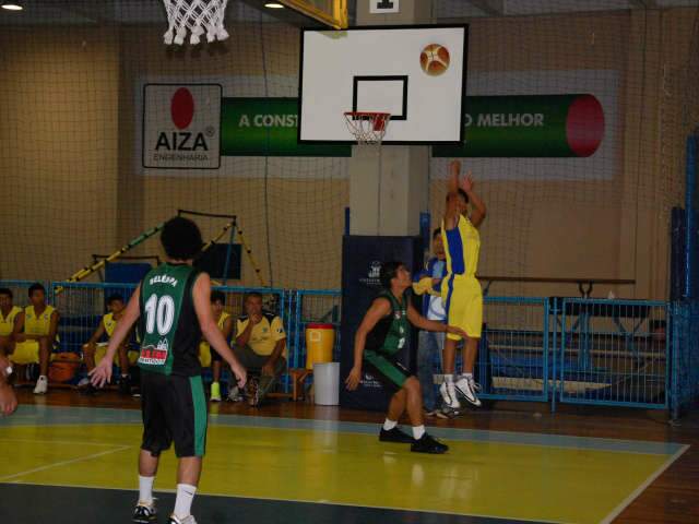  Com 100%, basquete masculino de MS vai &agrave;s semifinais das Olimp&iacute;adas Escolares