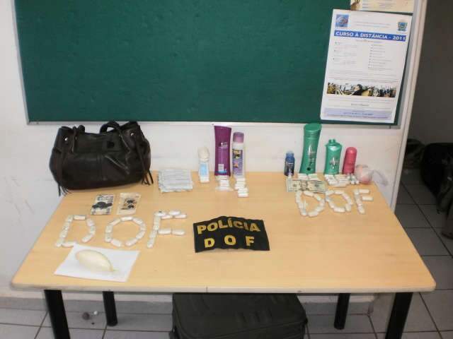  Quatro passageiras de &ocirc;nibus s&atilde;o presas com drogas no corpo e roupas