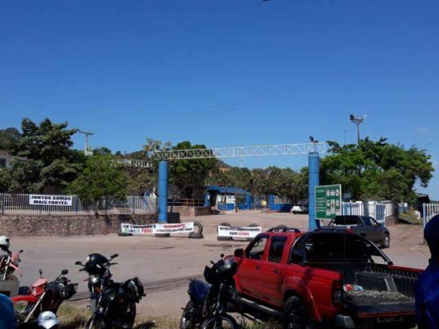 Protesto de transportadoras mant&eacute;m fronteira fechada deste ontem