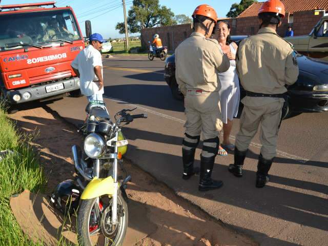  Duas pessoas ficam feridas em acidente na avenida dos Cafezais em Campo Grande 