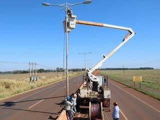 Prefeitura muda sistema, mas furto de fios continua e rodovia fica no escuro