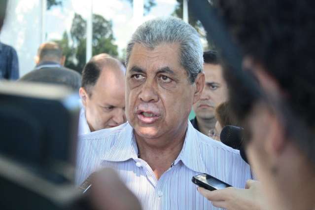 Andr&eacute; diz que d&eacute;ficit foi em fun&ccedil;&atilde;o do 13&deg; sal&aacute;rio, mas que havia &ldquo;reserva&rdquo;