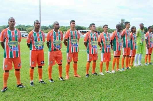 Em duas parcelas, Naviraiense acerta pagamento de jogadores e comiss&atilde;o