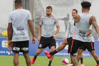 Zagueiro Henrique fará a sua estreia com a camisa do Corinthians nesta quarta-feira (Foto: Daniel Augusto Jr./Agência Corinthians)
