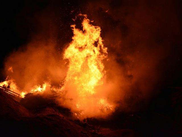 For&ccedil;a tarefa gasta 50 mil litros de &aacute;gua para conter inc&ecirc;ndio em serraria 