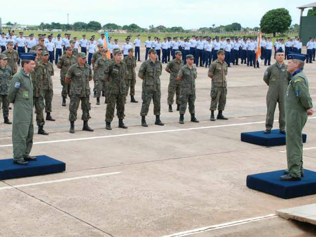  Esquadr&otilde;es On&ccedil;a e Flecha j&aacute; est&atilde;o sob novo comando na Base A&eacute;rea 