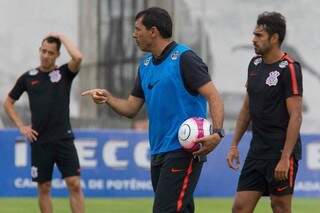 Técnico Fábio Carille comanda último treino antes da partida contra o Red Bull Brasil (Corinthians/Divulgação)