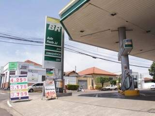 Posto com preço do etanol dentro da média neste sábado (Kisie Ainoã)
