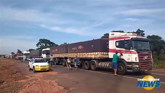 Protesto na BR-163 provoca 6 km de congestionamento