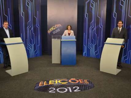 Apoios políticos provocam troca de farpas entre candidatos em debate
