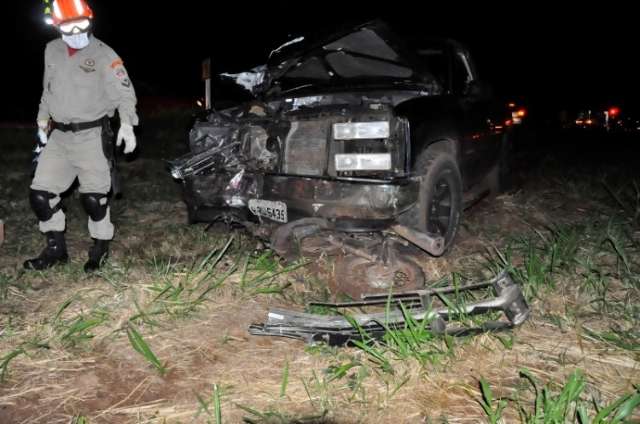 Acidente entre moto e caminhonete mata m&atilde;e e filha na MS-156