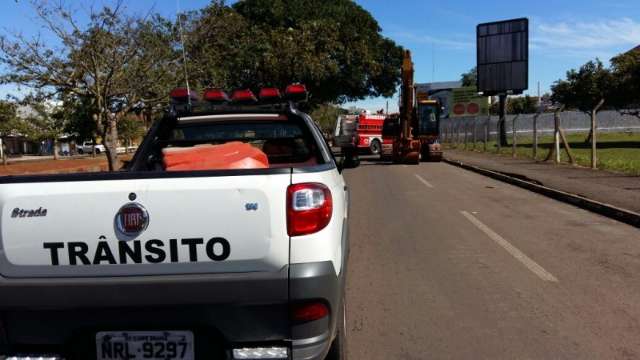 Furo em tubula&ccedil;&atilde;o provoca vazamento de g&aacute;s natural na Fernando Corr&ecirc;a