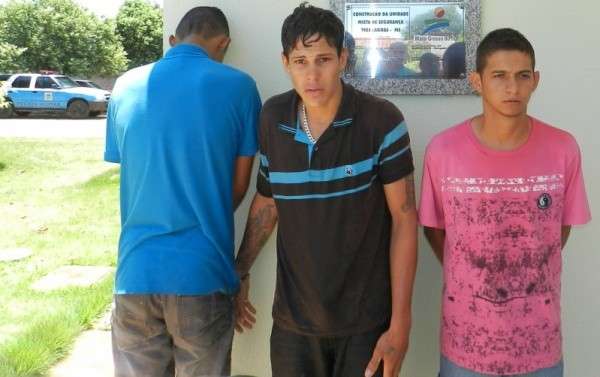 Homem morre e outro &eacute; baleado em plena luz do dia em Tr&ecirc;s Lagoas 