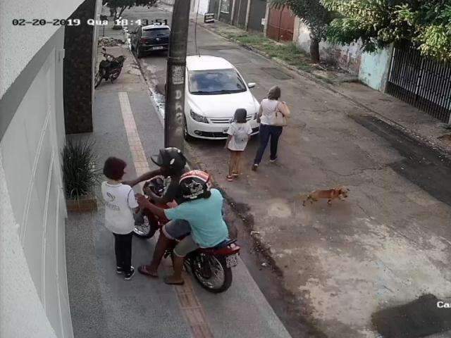 Ap S C Mera Flagrar Assalto Dupla Presa Por Roubar Menina De Apenas