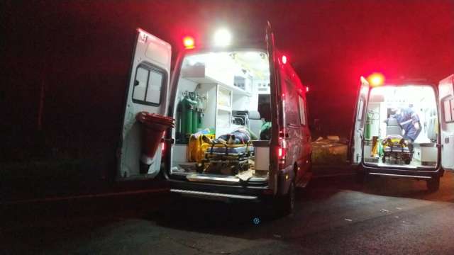 Tr&ecirc;s passageiros de &ocirc;nibus que capotou na madrugada continuam internados