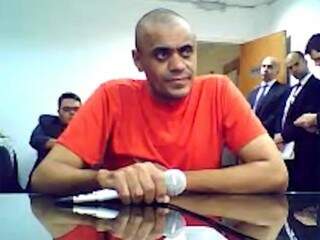 Adélio Bispo de Oliveira, durante audiência de custódia, confirmou motivações políticas e religiosas para efetuar ataque. (Foto: Reprodução)
