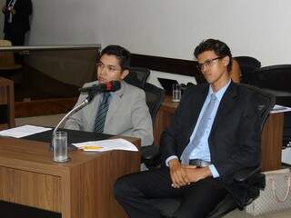 Eloy (esquerda) não respondeu as perguntas na CPI do Cimi. (Foto: Divulgação AL/MS) 