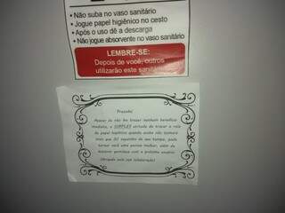 Check list e recadinho no banheiro feminino da Governadoria. (Foto: Aline dos Santos)