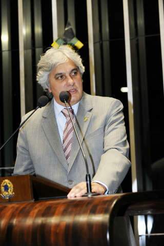  Na tribuna do Senado, Delc&iacute;dio lembra os 34 anos de Mato Grosso do Sul