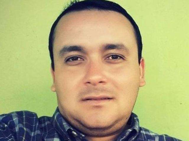 Pol&iacute;cia procura filho de vereador que atirou em policial na fronteira
