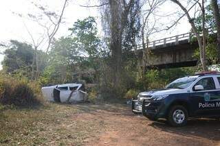 Motorista morre na MS-080 ap&oacute;s carro sair da pista e despencar de ponte