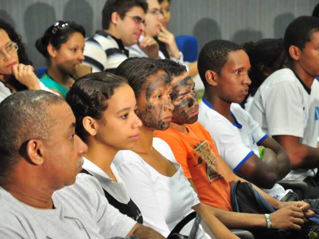  Em julgamento, defesa alega que tese de assassinato por racismo &eacute; absurda