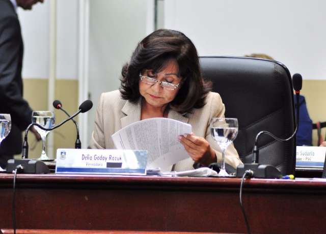 D&eacute;lia Razuk anuncia pr&eacute;-candidatura hoje e esquenta disputa pela prefeitura