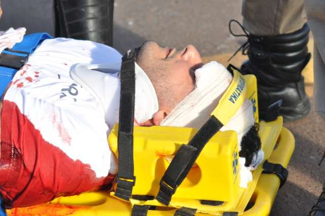 Ciclista passa por cirurgia ap&oacute;s acidente grave no Centro da Capital