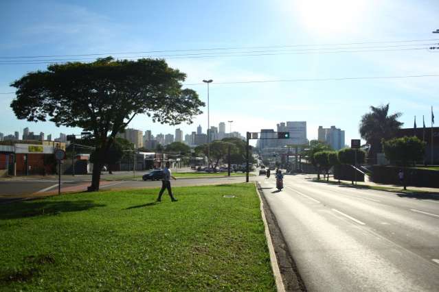 Sexta amanhece com c&eacute;u aberto e quente em Campo Grande