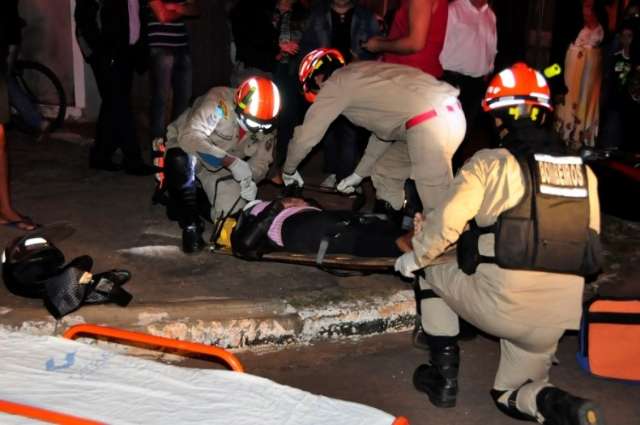 Condutor atropela motociclista e foge sem prestar socorro