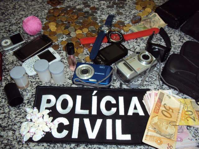  Policia fecha ponto de venda de coca&iacute;na e prende traficantes em Coxim