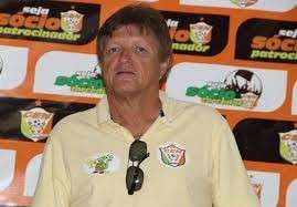 Naviraiense demite Valter Ferreira, confirma Paulo Rezende e mais 3 refor&ccedil;os